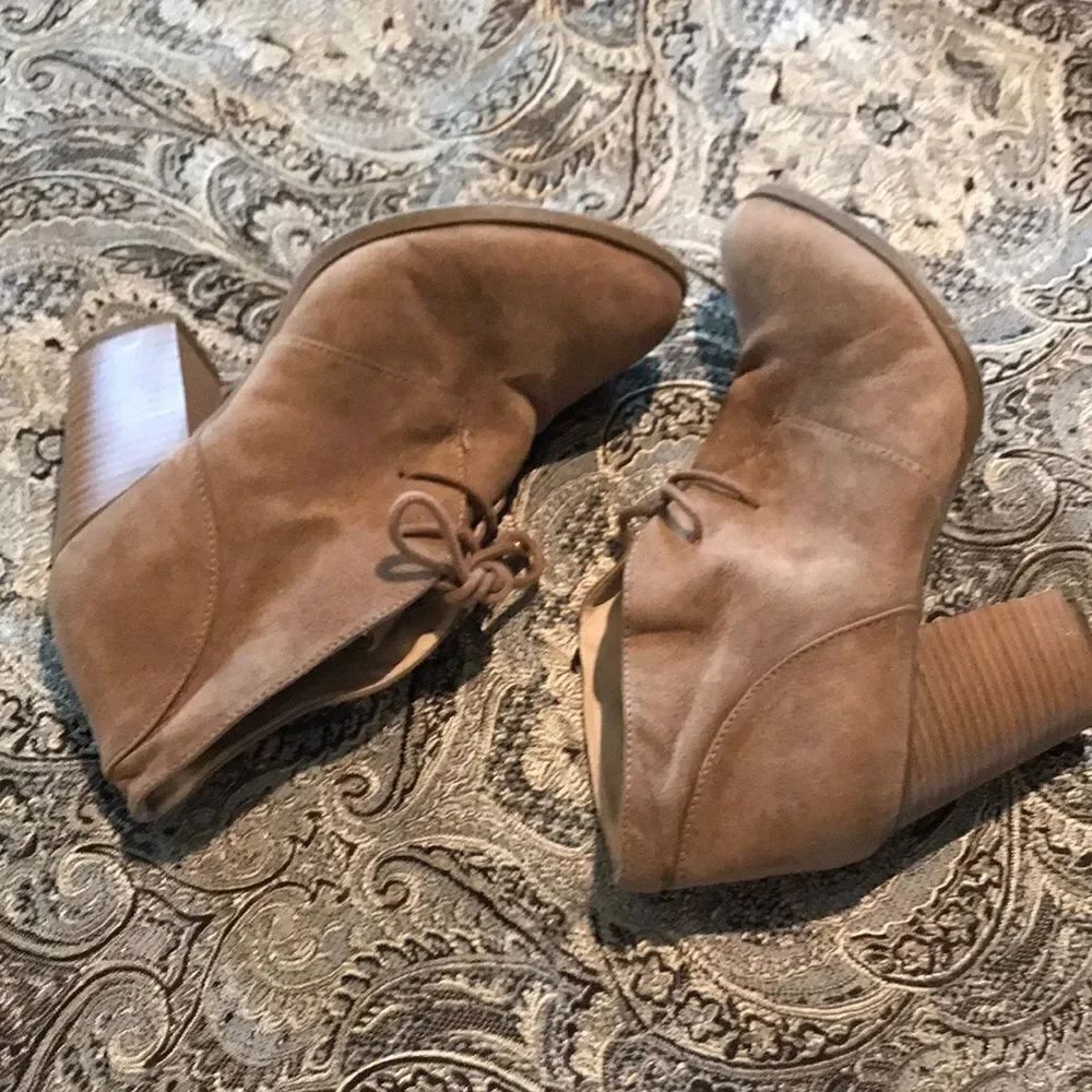 Forever 21 heeled boots great condition size 8 great condition